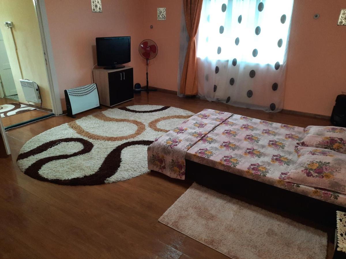 Vila La Izvorul Putinei ฮาเซก ภายนอก รูปภาพ