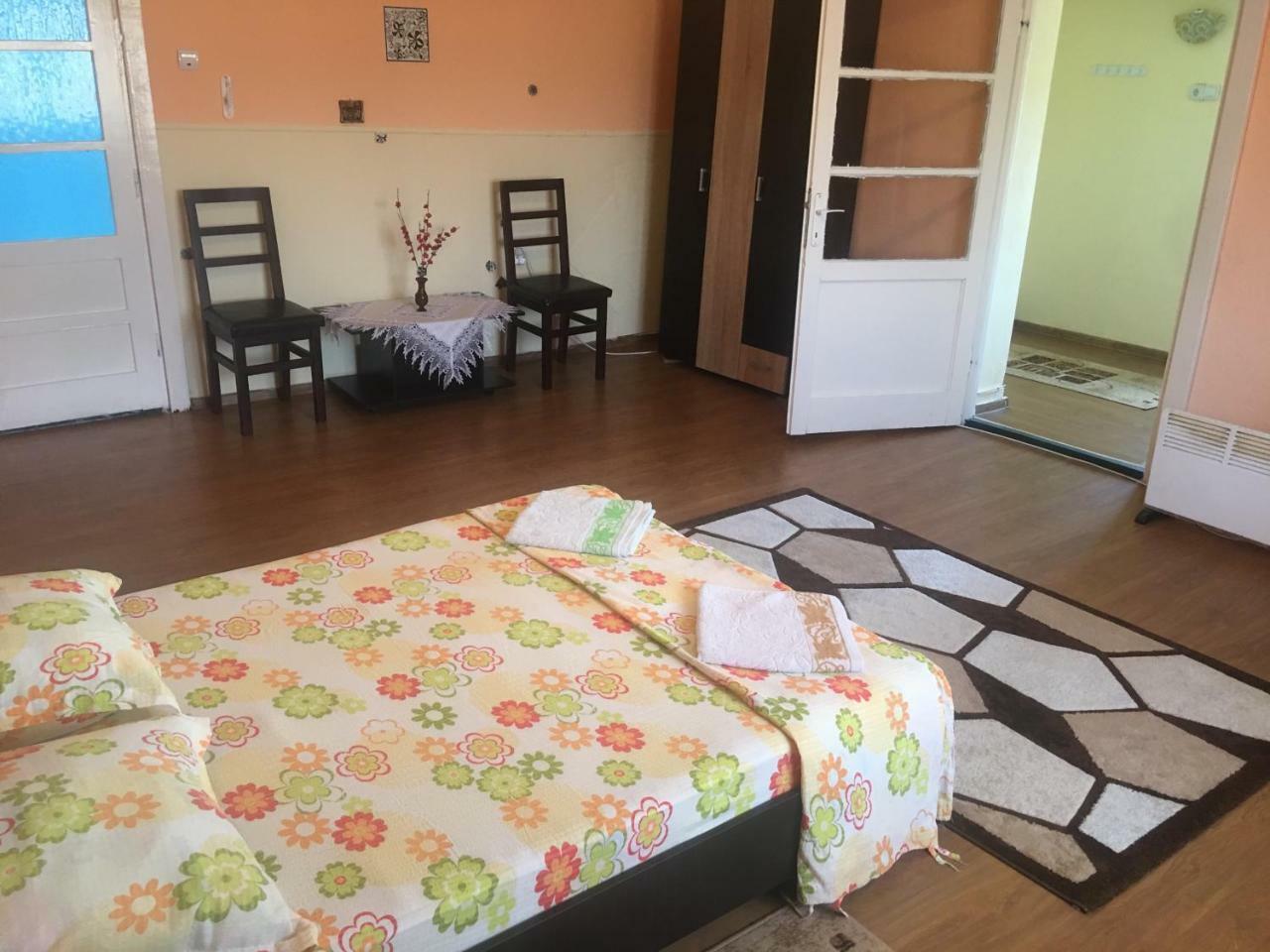 Vila La Izvorul Putinei ฮาเซก ภายนอก รูปภาพ