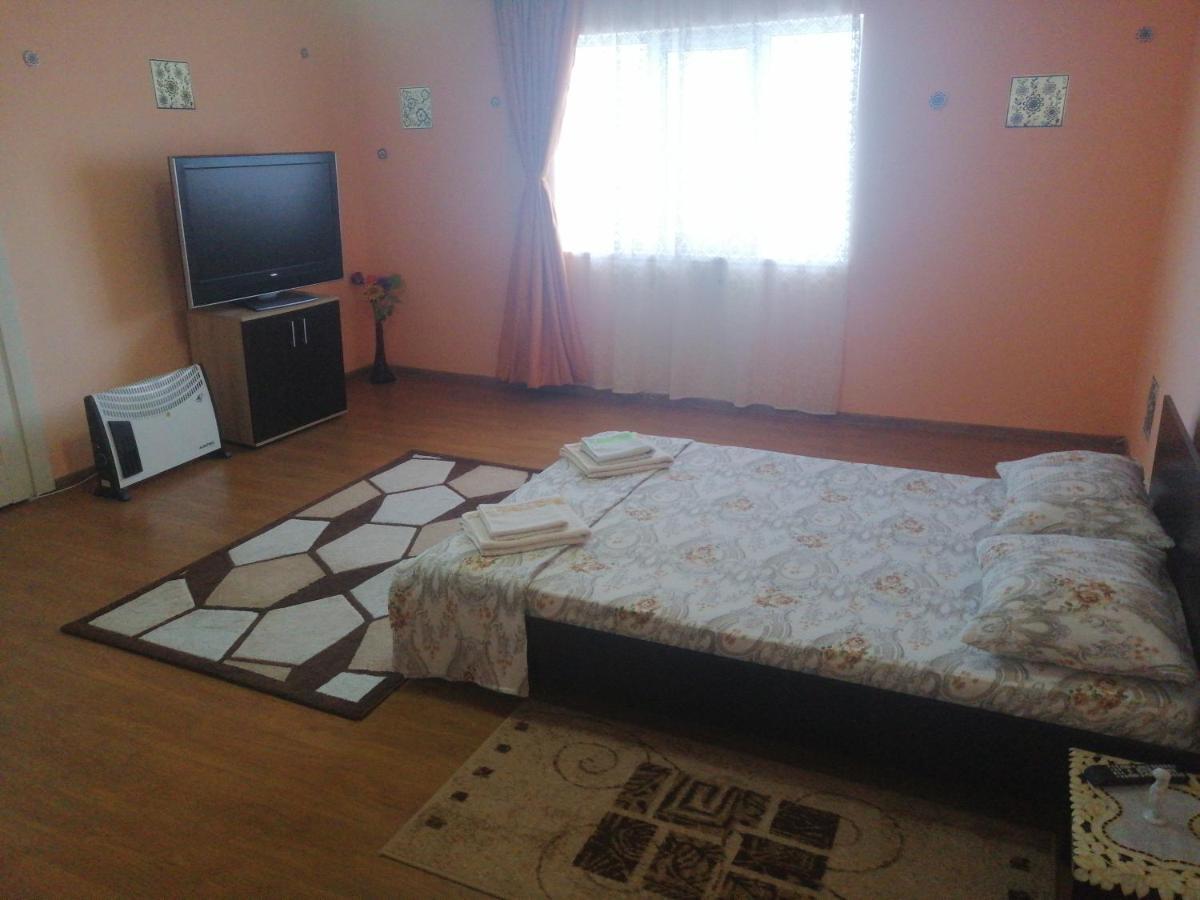 Vila La Izvorul Putinei ฮาเซก ภายนอก รูปภาพ